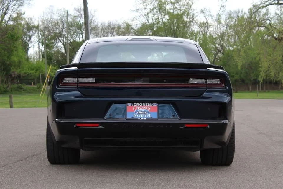 2024 Dodge Charger 8th Gen - Image 7 of 14