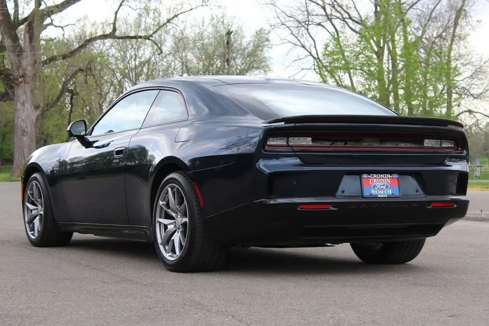 2024 Dodge Charger 8th Gen - Image 5 of 14