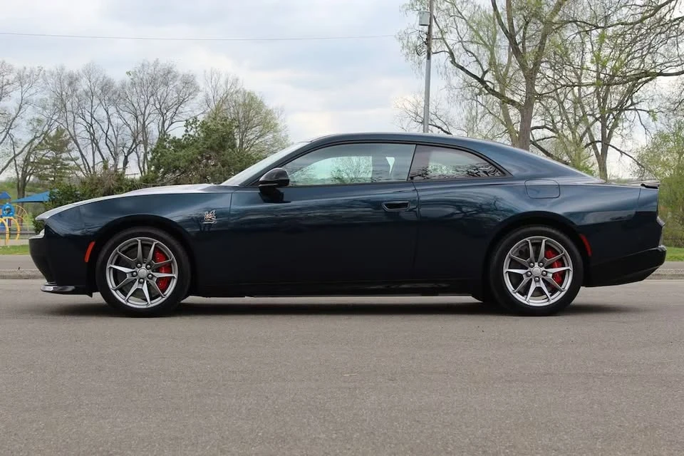 2024 Dodge Charger 8th Gen - Image 4 of 14