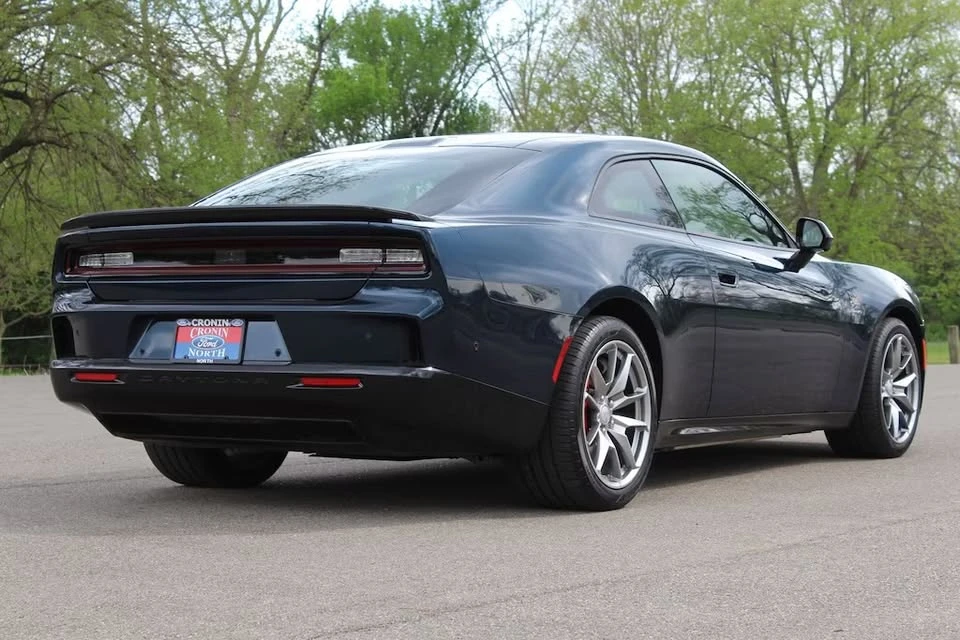 2024 Dodge Charger 8th Gen - Image 6 of 14