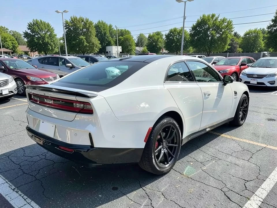 2024 Dodge Charger 8th Gen - Image 2 of 20