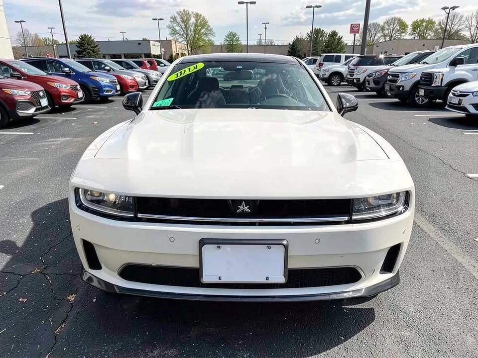 2024 Dodge Charger 8th Gen - Image 5 of 20