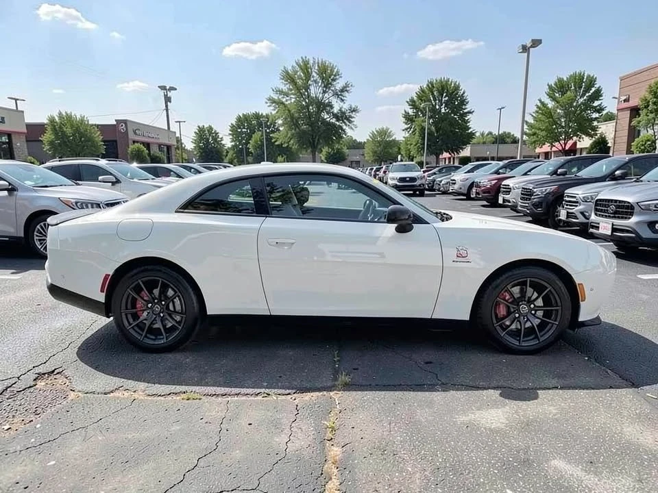 2024 Dodge Charger 8th Gen - Image 8 of 20