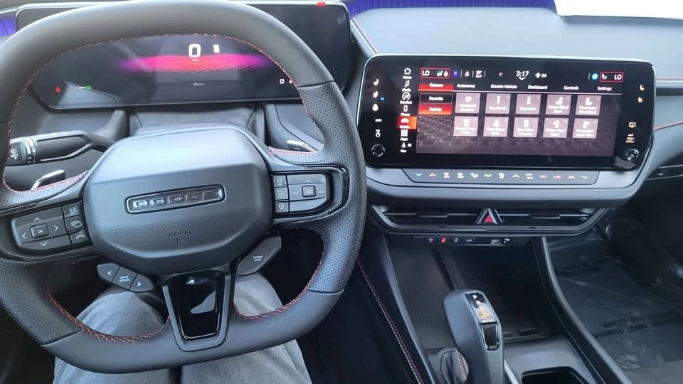 2024 Dodge Charger 8th Gen - Image 8 of 12