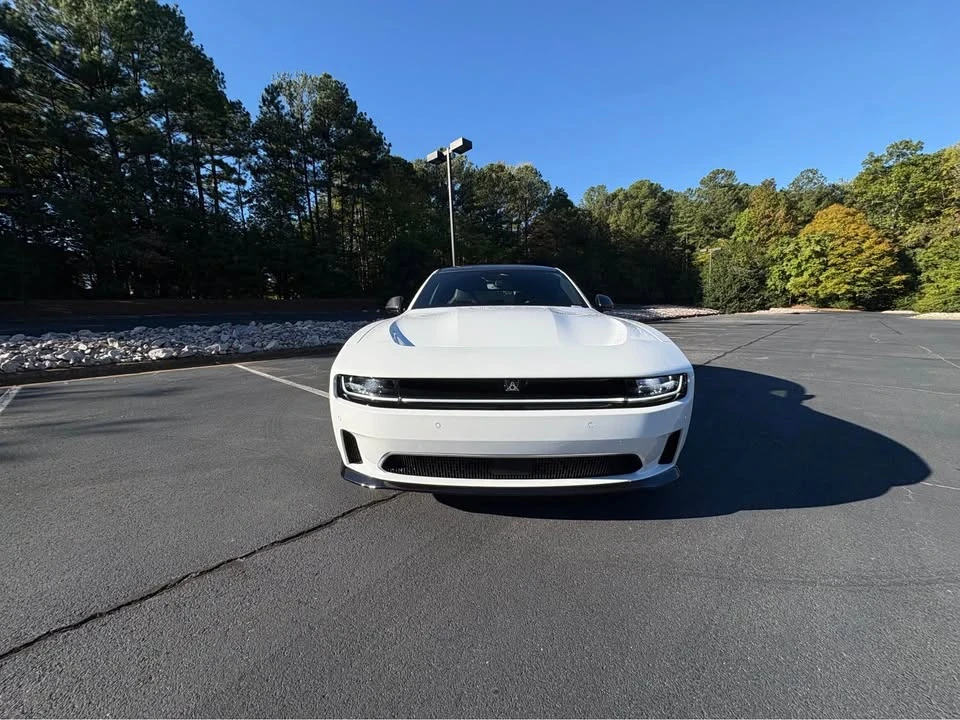 2024 Dodge Daytona - Image 2 of 9