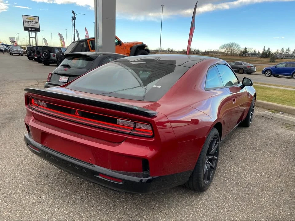 2024 Dodge Charger 8th Gen - Image 5 of 16