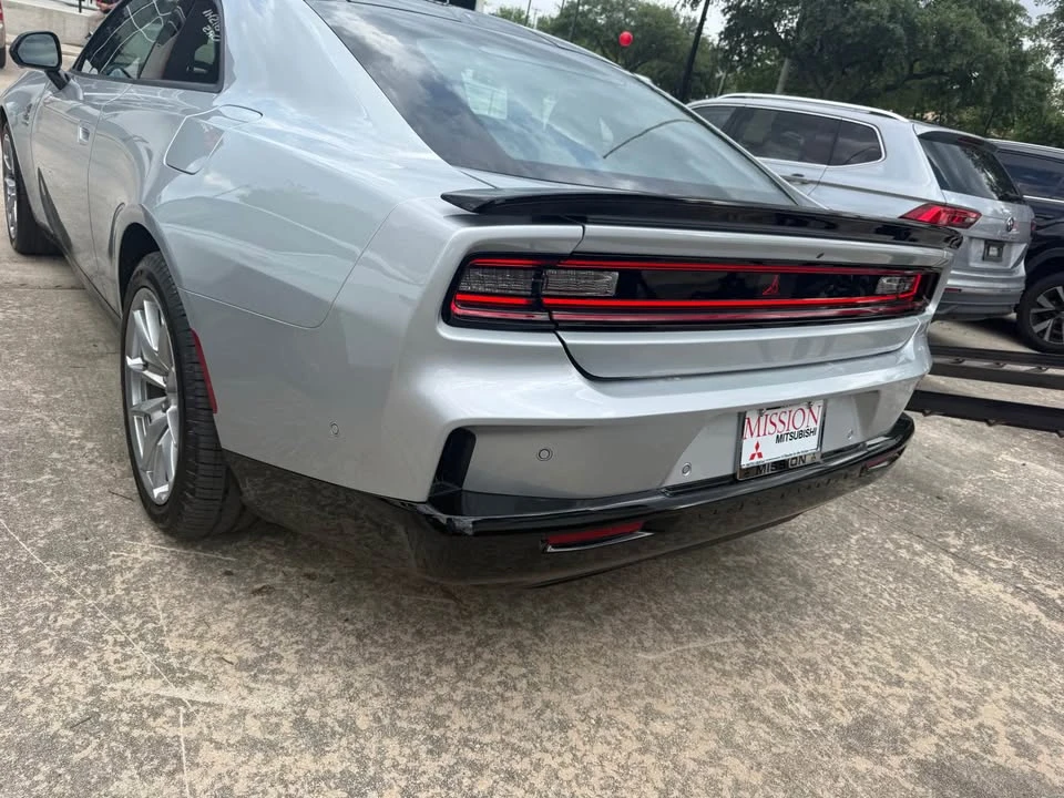2024 Dodge Charger 8th Gen - Image 3 of 9
