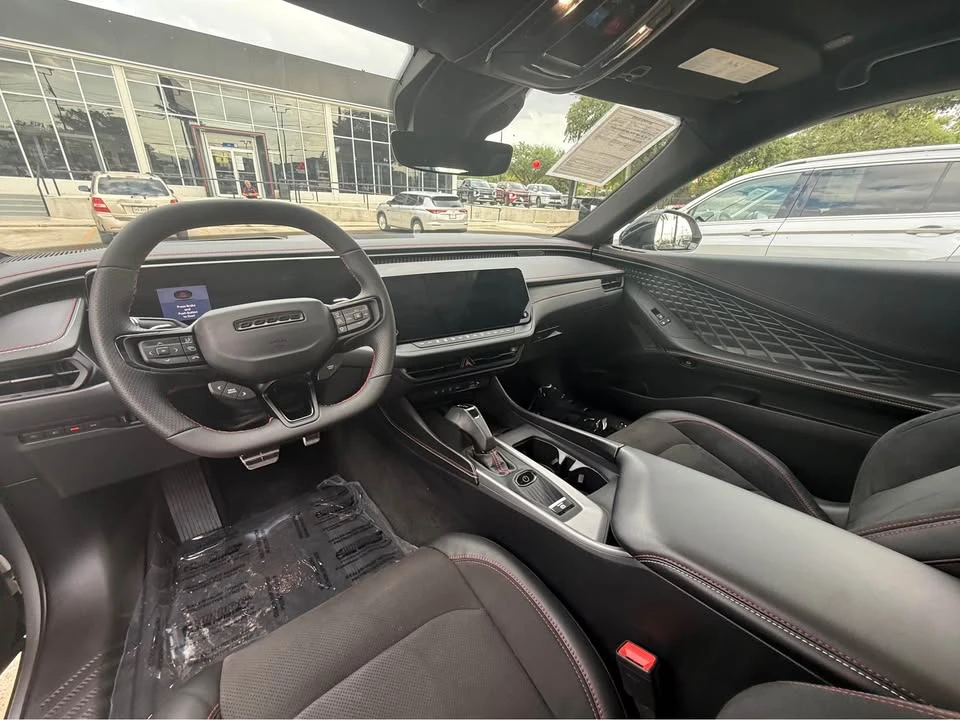 2024 Dodge Charger 8th Gen - Image 5 of 9