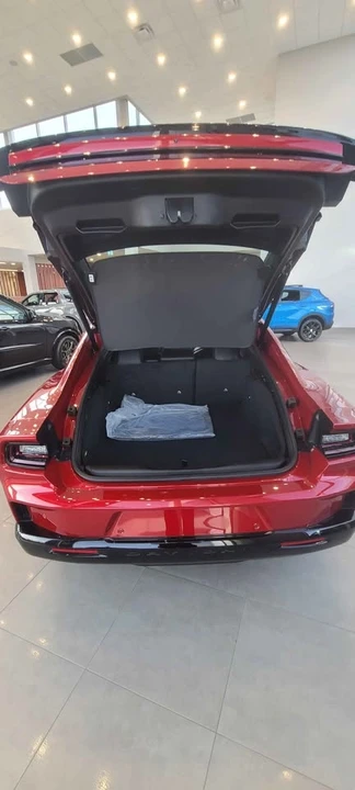 2024 Dodge Charger 8th Gen - Image 11 of 13