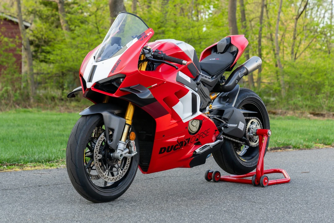 2024 Ducati V4 - Image 2 of 31