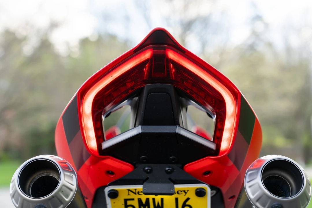2024 Ducati V4 - Image 17 of 31