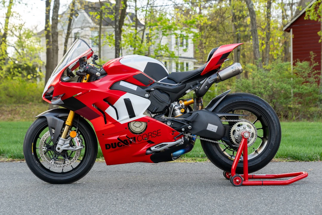 2024 Ducati V4 - Image 3 of 31
