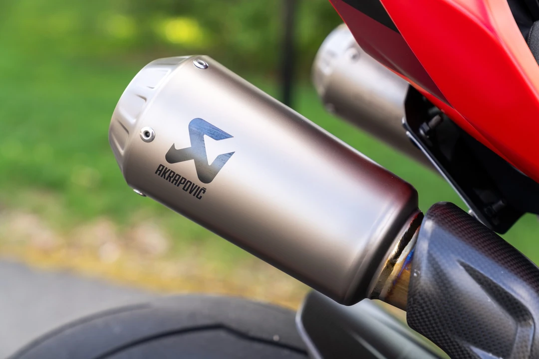 2024 Ducati V4 - Image 25 of 31