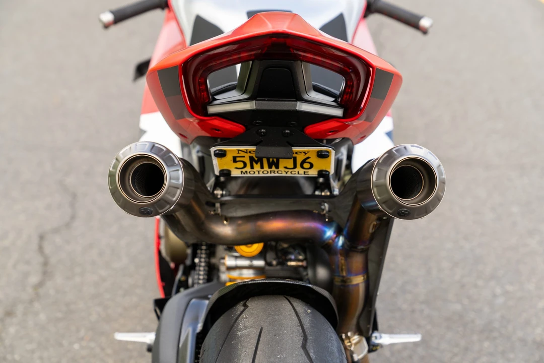2024 Ducati V4 - Image 22 of 31