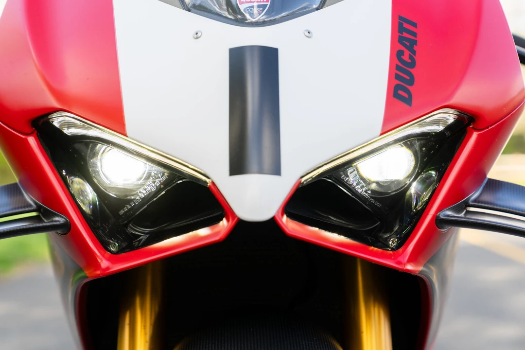 2024 Ducati V4 - Image 14 of 31