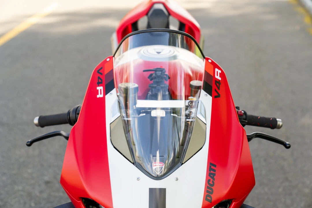 2024 Ducati V4 - Image 18 of 31