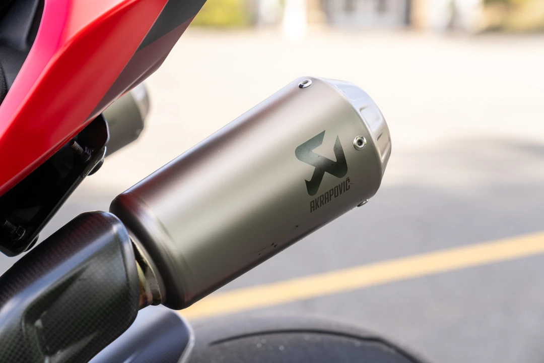2024 Ducati V4 - Image 26 of 31