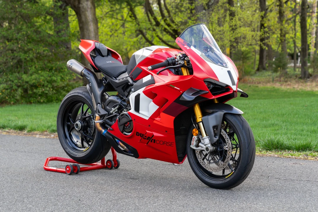 2024 Ducati V4 - Image 9 of 31
