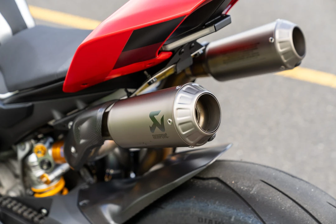 2024 Ducati V4 - Image 23 of 31