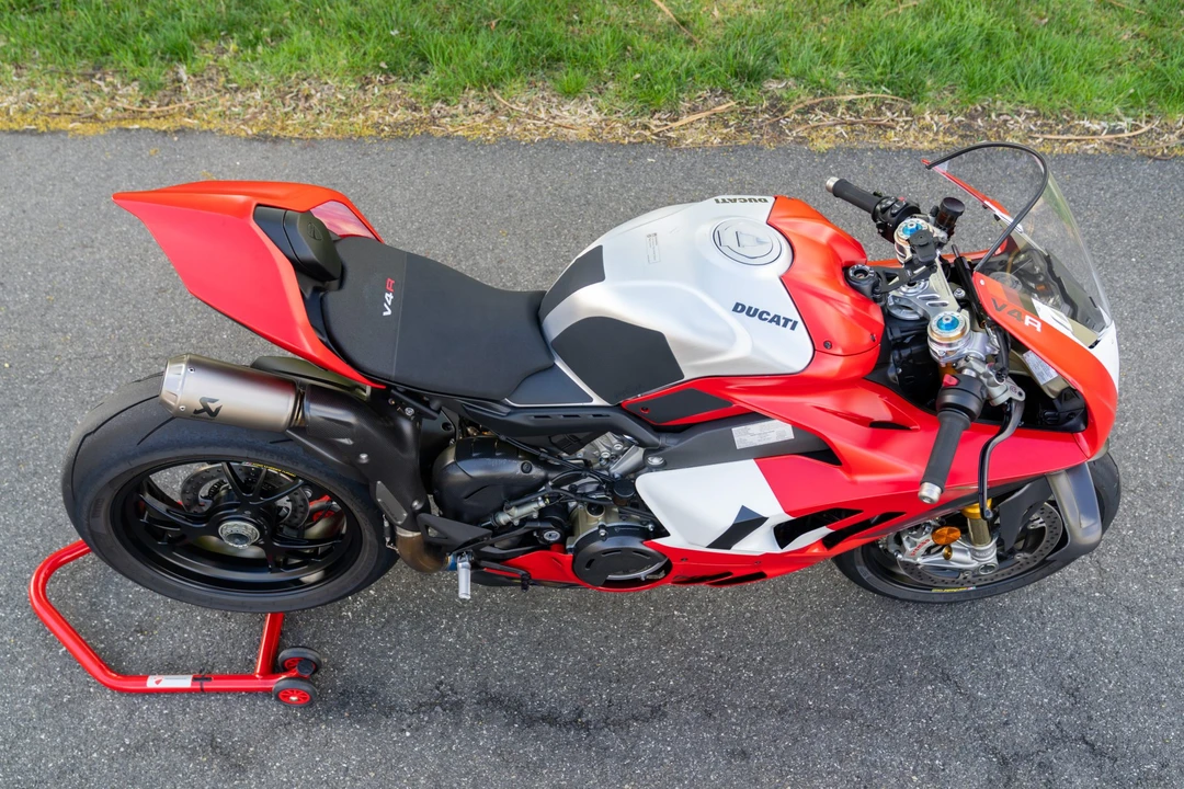 2024 Ducati V4 - Image 13 of 31