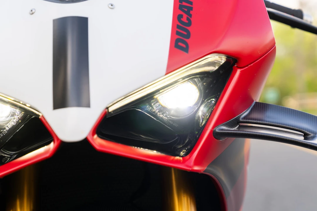 2024 Ducati V4 - Image 16 of 31