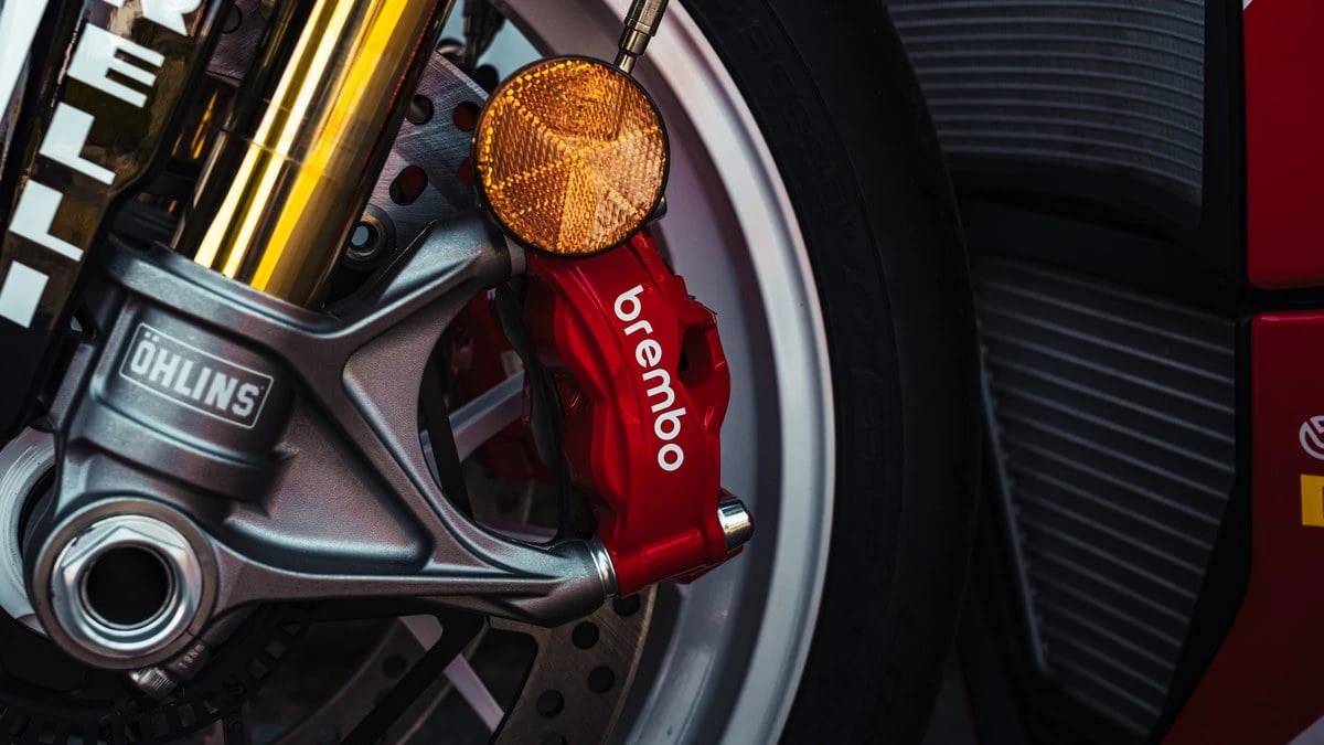 2024 Ducati Streetfighter - Image 17 of 31