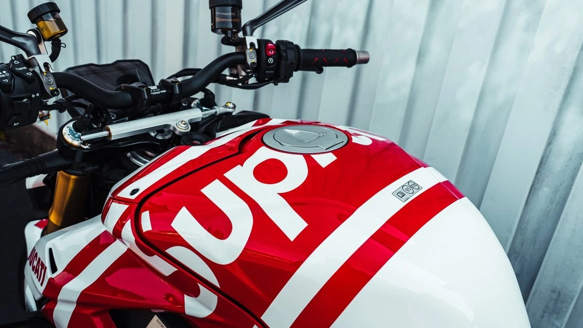 2024 Ducati Streetfighter - Image 19 of 31
