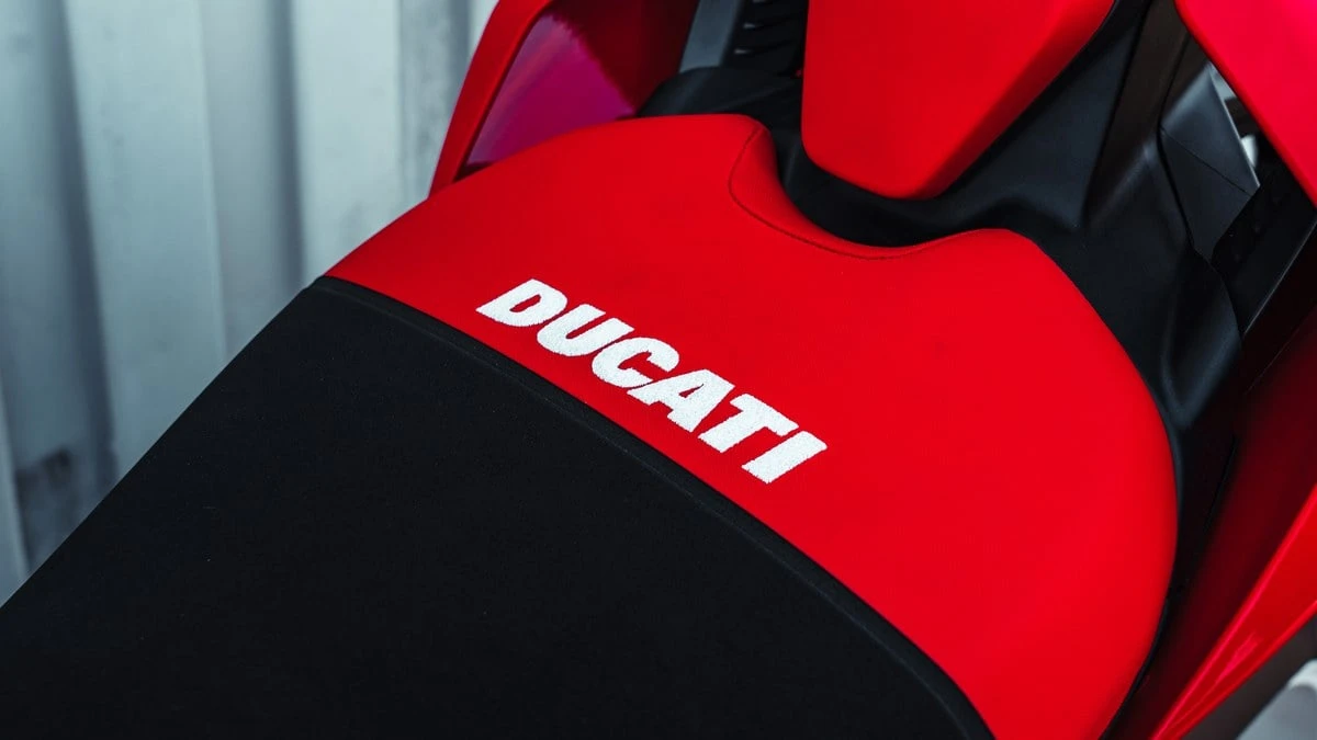 2024 Ducati Streetfighter - Image 20 of 31