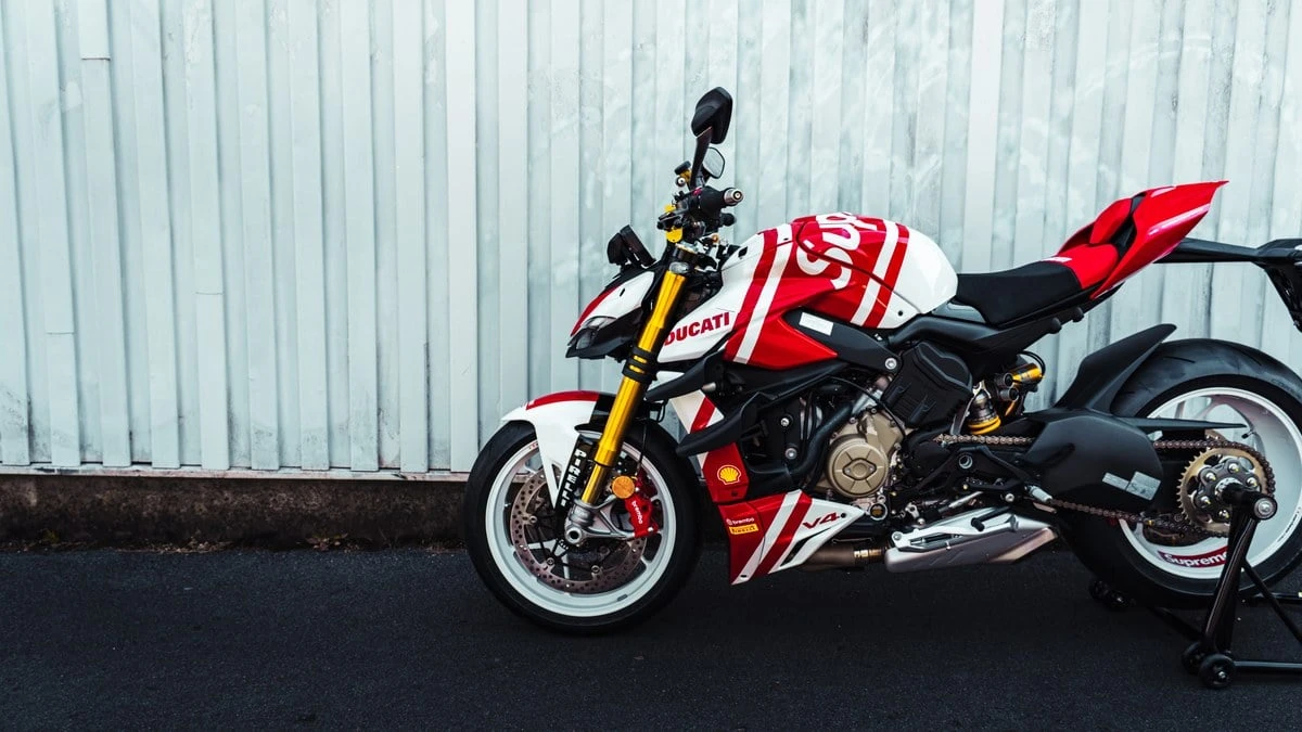 2024 Ducati Streetfighter - Image 28 of 31