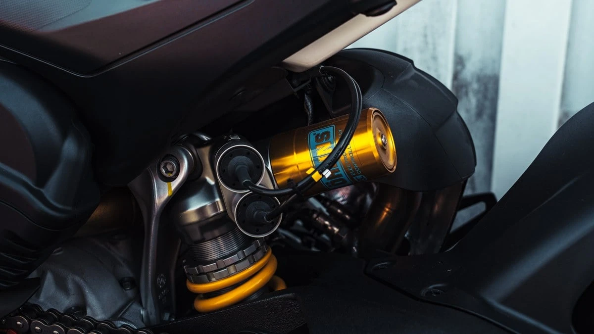 2024 Ducati Streetfighter - Image 30 of 31