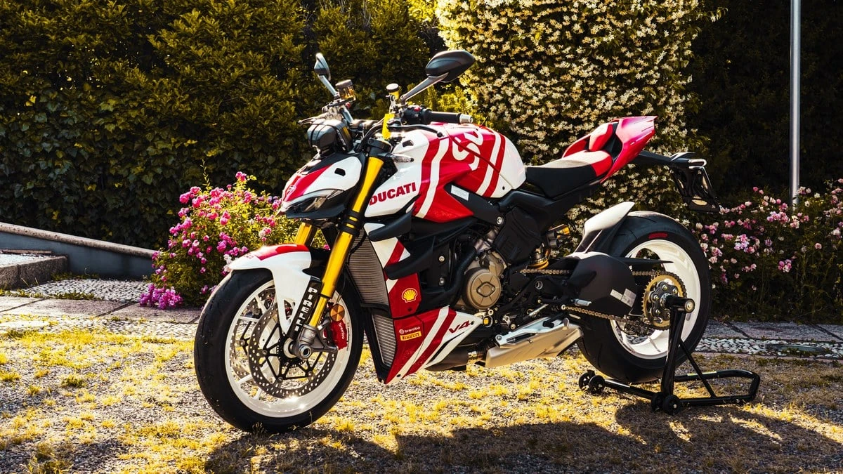 2024 Ducati Streetfighter - Image 9 of 31