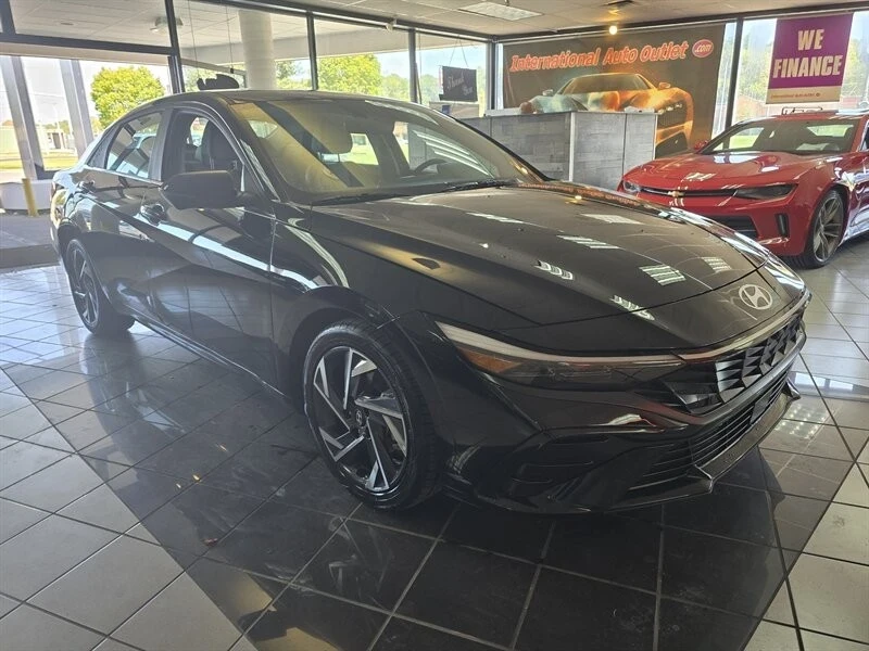2024 Hyundai Elantra - Image 3 of 4