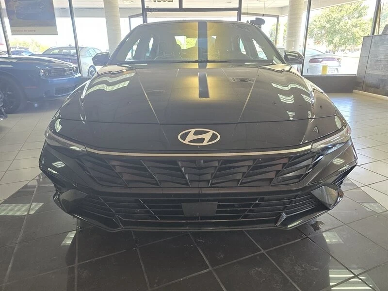 2024 Hyundai Elantra - Image 2 of 4