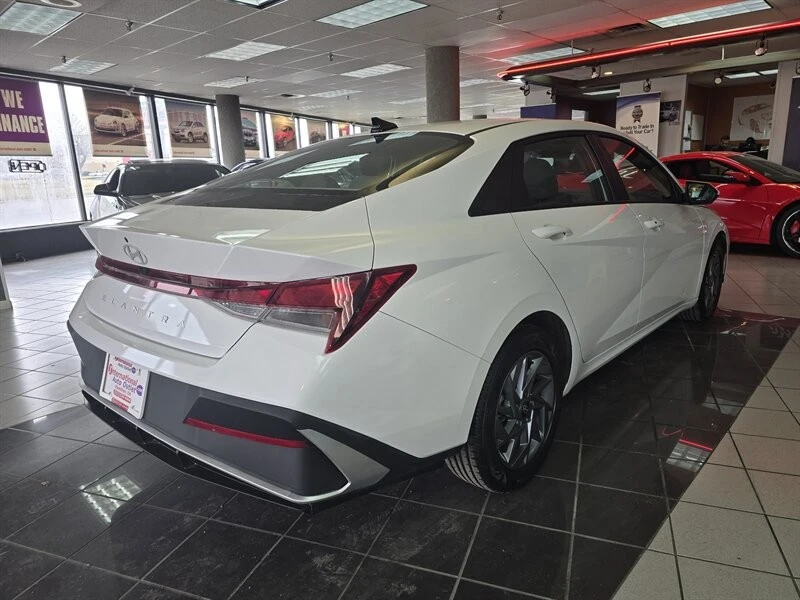 2024 Hyundai Elantra - Image 4 of 4