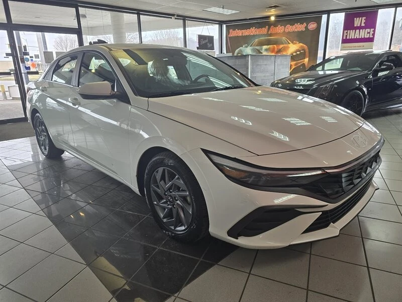 2024 Hyundai Elantra - Image 3 of 4
