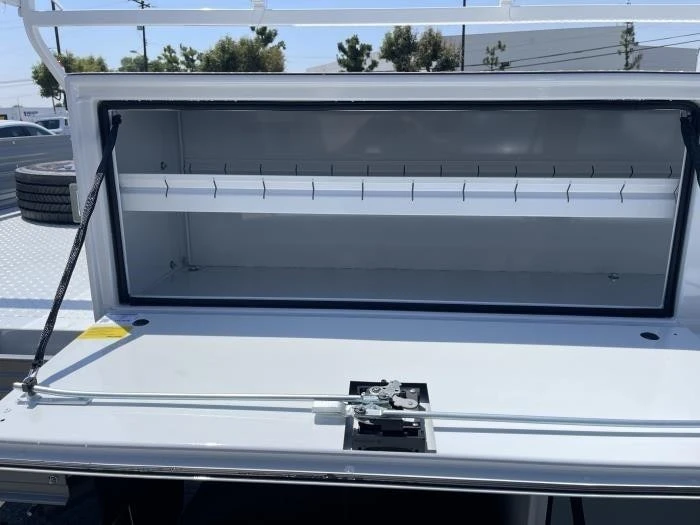 2024 Ford Super Duty 5th Gen - Image 29 of 31
