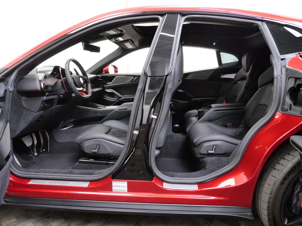 2024 Ferrari Purosangue - Image 18 of 30