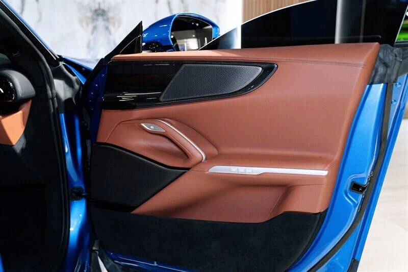 2024 Ferrari Purosangue - Image 8 of 31