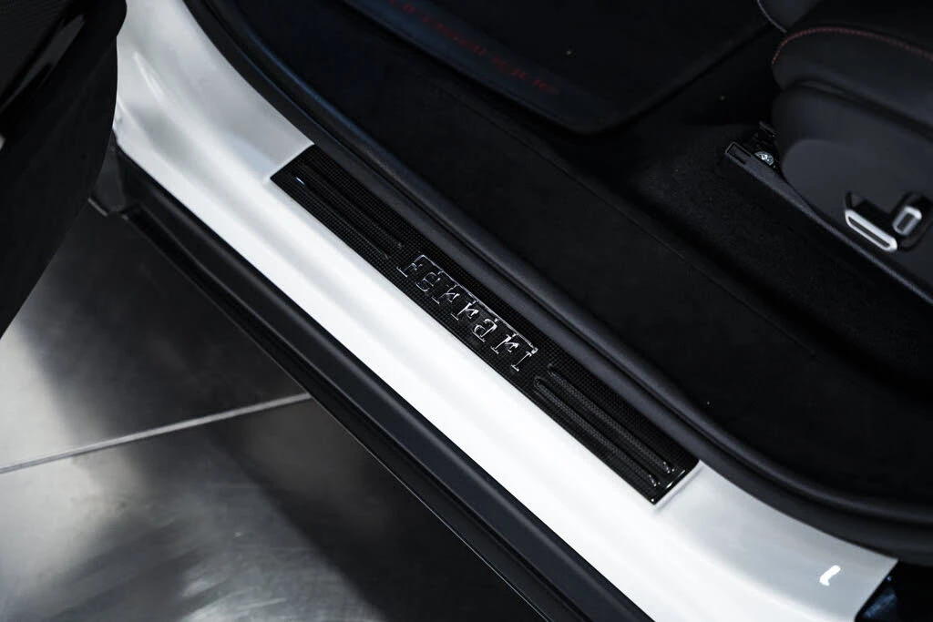 2024 Ferrari Purosangue - Image 26 of 31