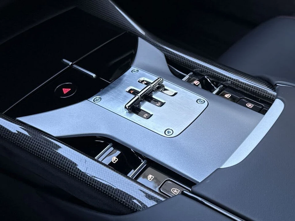2024 Ferrari Purosangue - Image 18 of 31