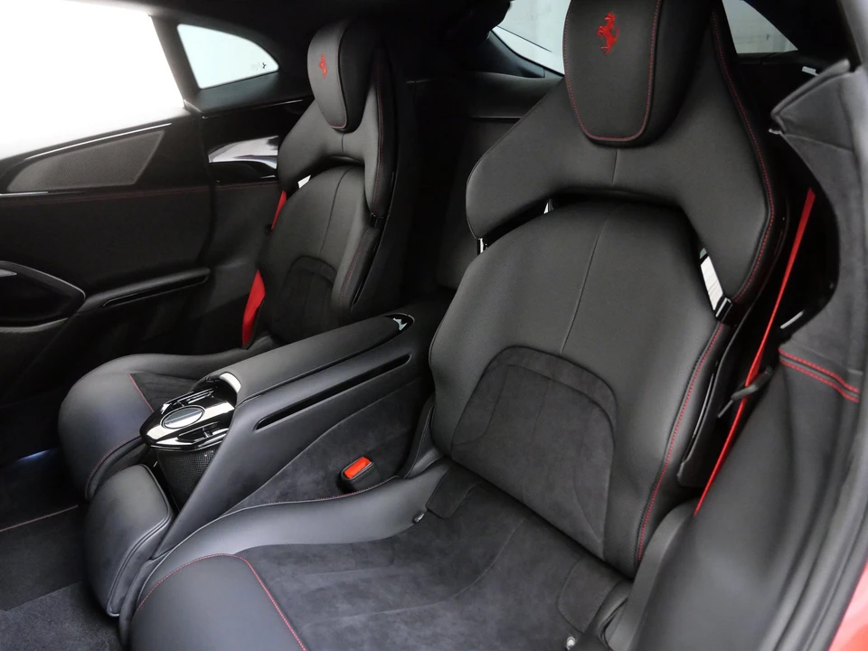 2024 Ferrari Purosangue - Image 19 of 30