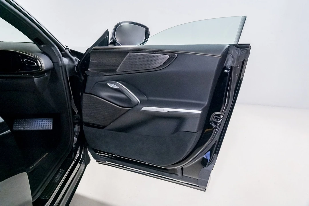 2024 Ferrari Purosangue - Image 28 of 31