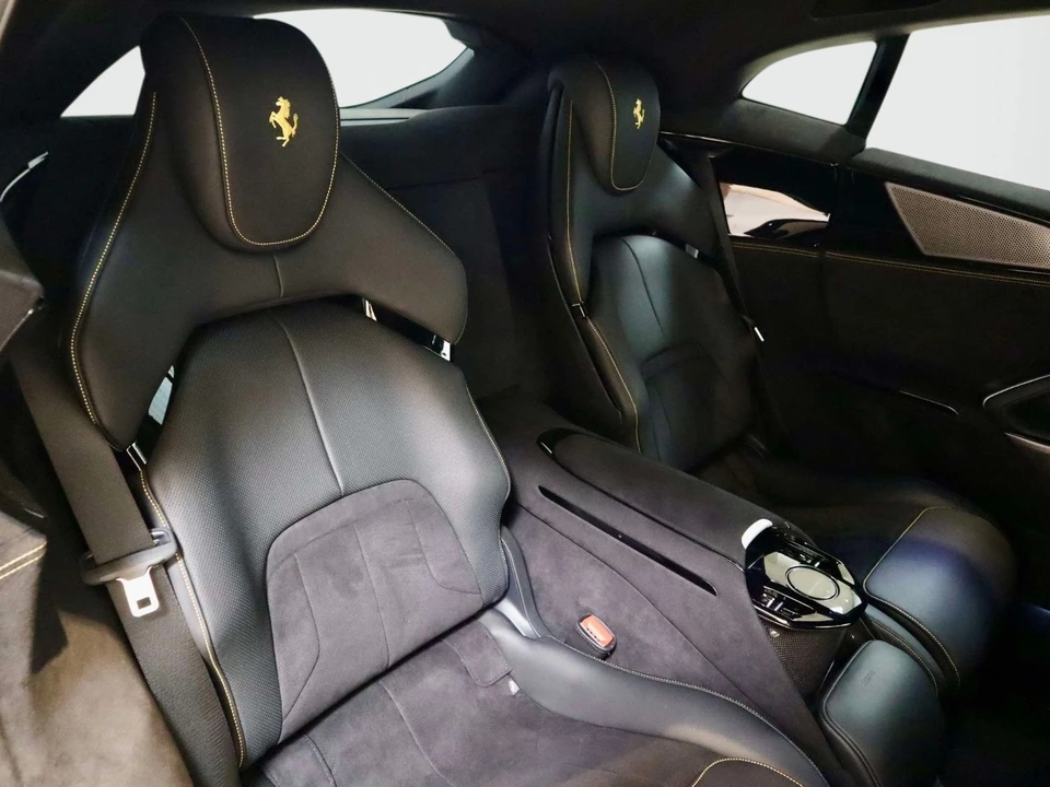 2024 Ferrari Purosangue - Image 15 of 31