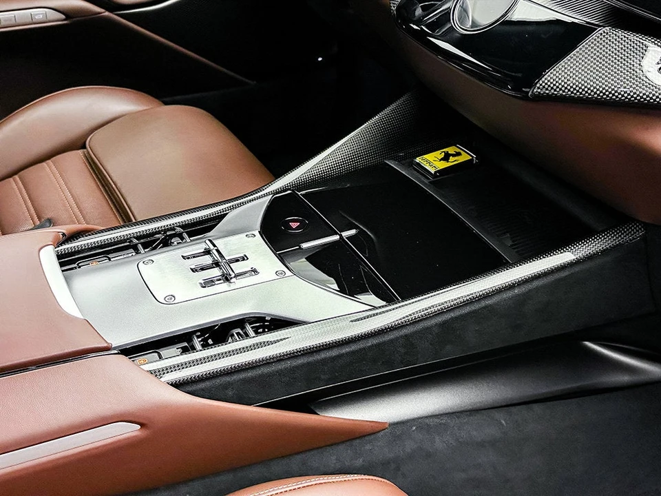 2024 Ferrari Purosangue - Image 14 of 31