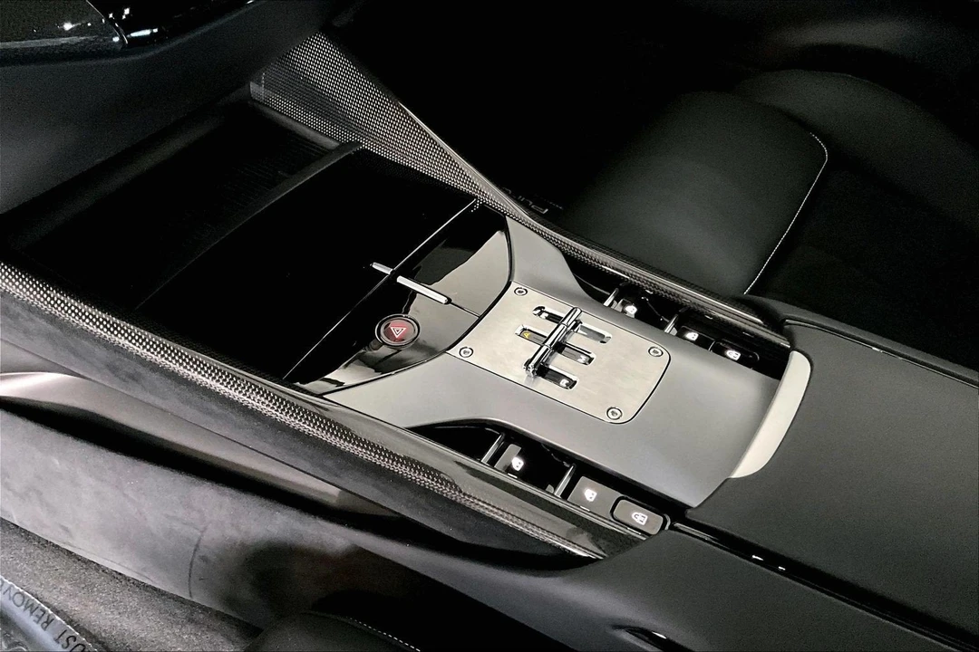 2024 Ferrari Purosangue - Image 14 of 27