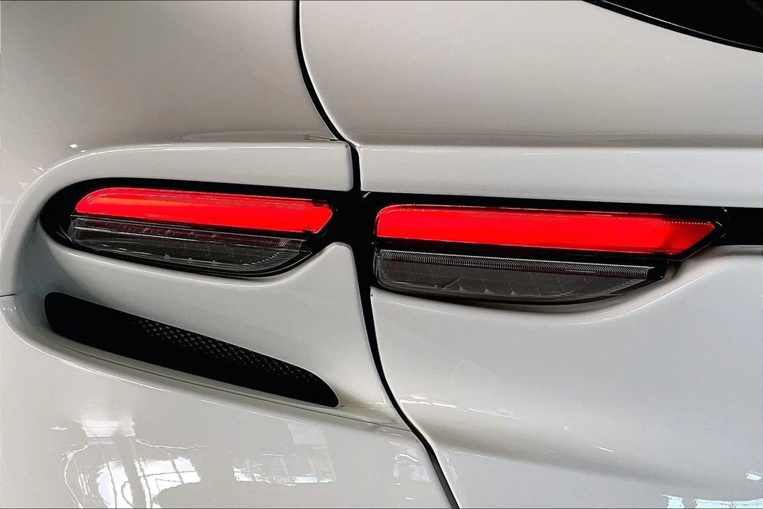 2024 Ferrari Purosangue - Image 18 of 27