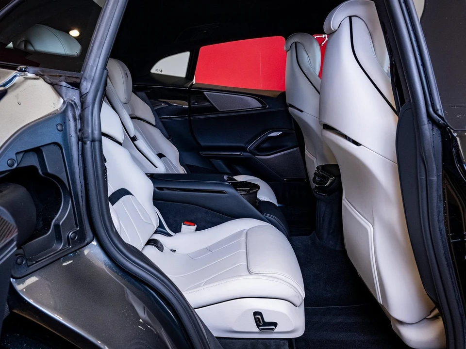 2024 Ferrari Purosangue - Image 28 of 31