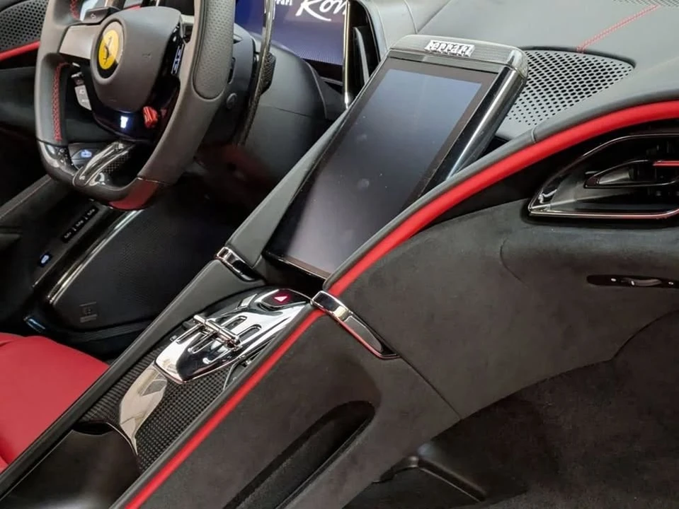 2024 Ferrari Roma - Image 16 of 20