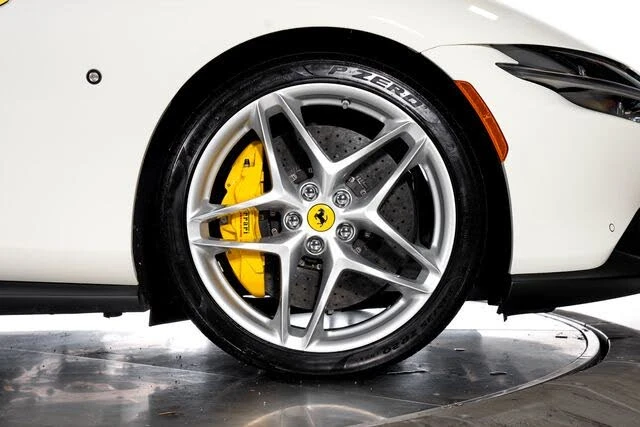2024 Ferrari Roma - Image 21 of 31