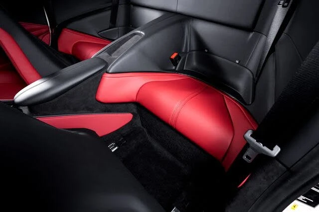 2024 Ferrari Roma - Image 29 of 31